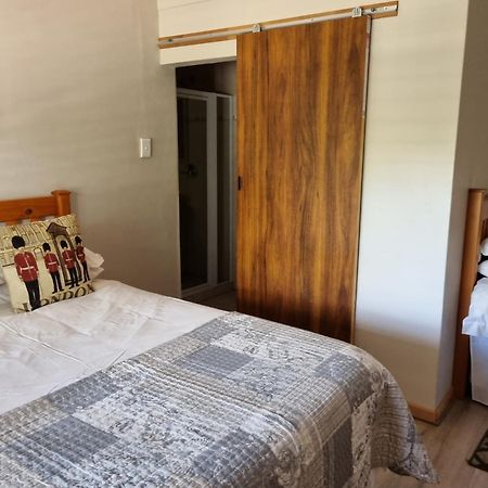 Kwela Bed & Breakfast อลิวาลนอร์ท ภายนอก รูปภาพ